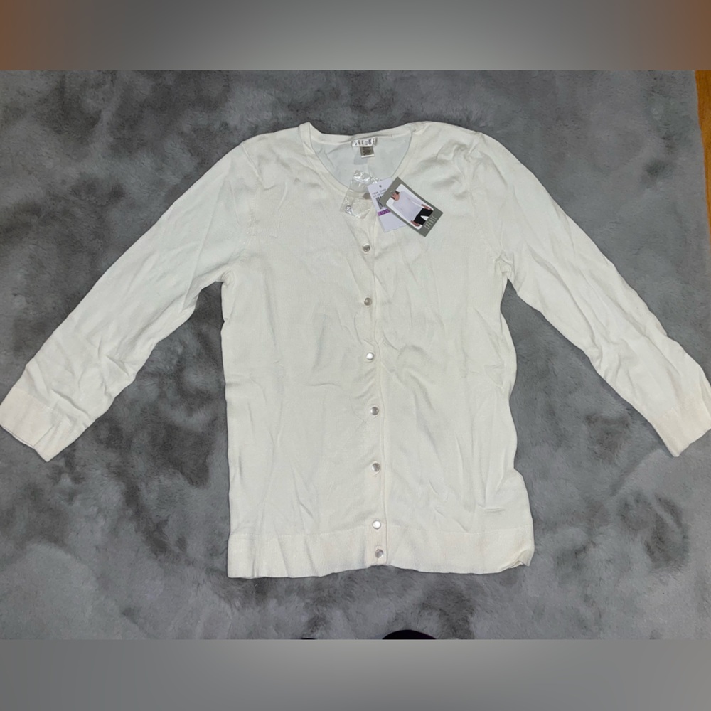 🐑NWT Spense White Button-Up Cardigan